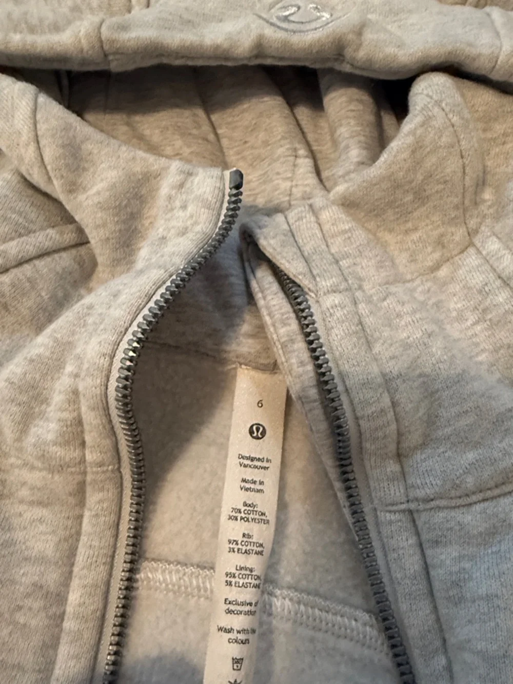 lululemon athletica Heather Gray Full-Zip Cropped Hoodie - Picture 2 of 6